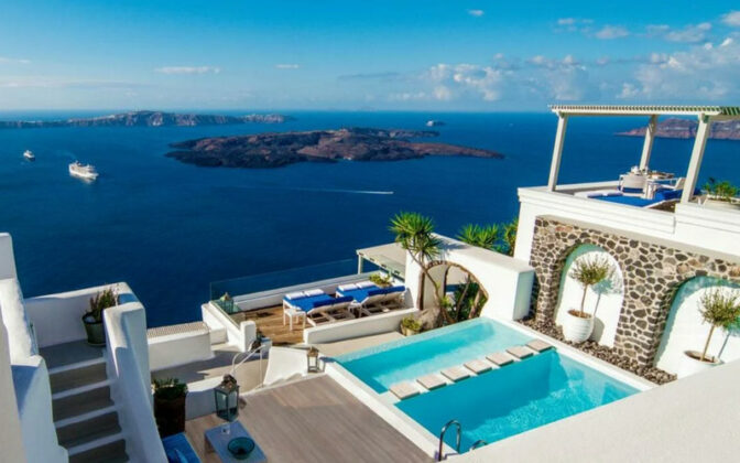 Top 10 Best Luxury Hotels on the Greek Island of Santorini | Welcome to ...