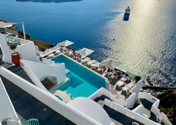 Santorini’s 10 Most Unique Stays: From Cave Hotels to Cliffside Retreats